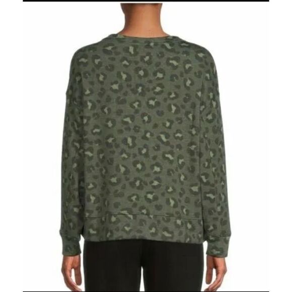 Secret Treasures Cheetah Print Crewneck Sweatshirt. Size Small Green NWT - Picture 2 of 8